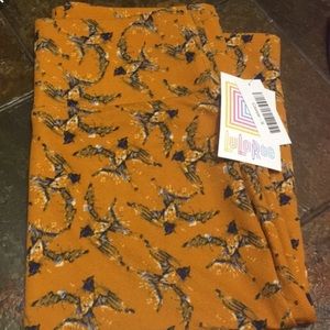 Mustard pencil skirt